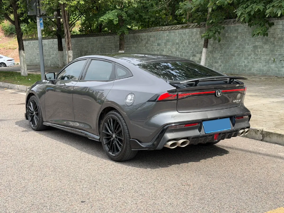 2023 ChangAn UNI-V 1.5T 188HP L4 7DCT,autocango,china used car exporter,china ev exporter,chinese used car exporter,chinese used ev exporter