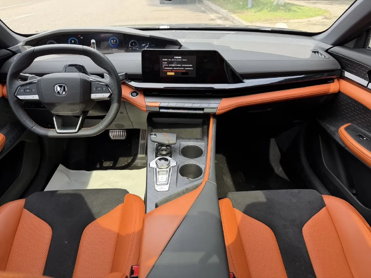 2023 ChangAn UNI-V 1.5T 188HP L4 7DCT,autocango,china used car exporter,china ev exporter,chinese used car exporter,chinese used ev exporter