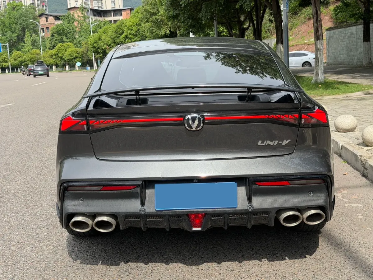 2023 ChangAn UNI-V 1.5T 188HP L4 7DCT,autocango,china used car exporter,china ev exporter,chinese used car exporter,chinese used ev exporter