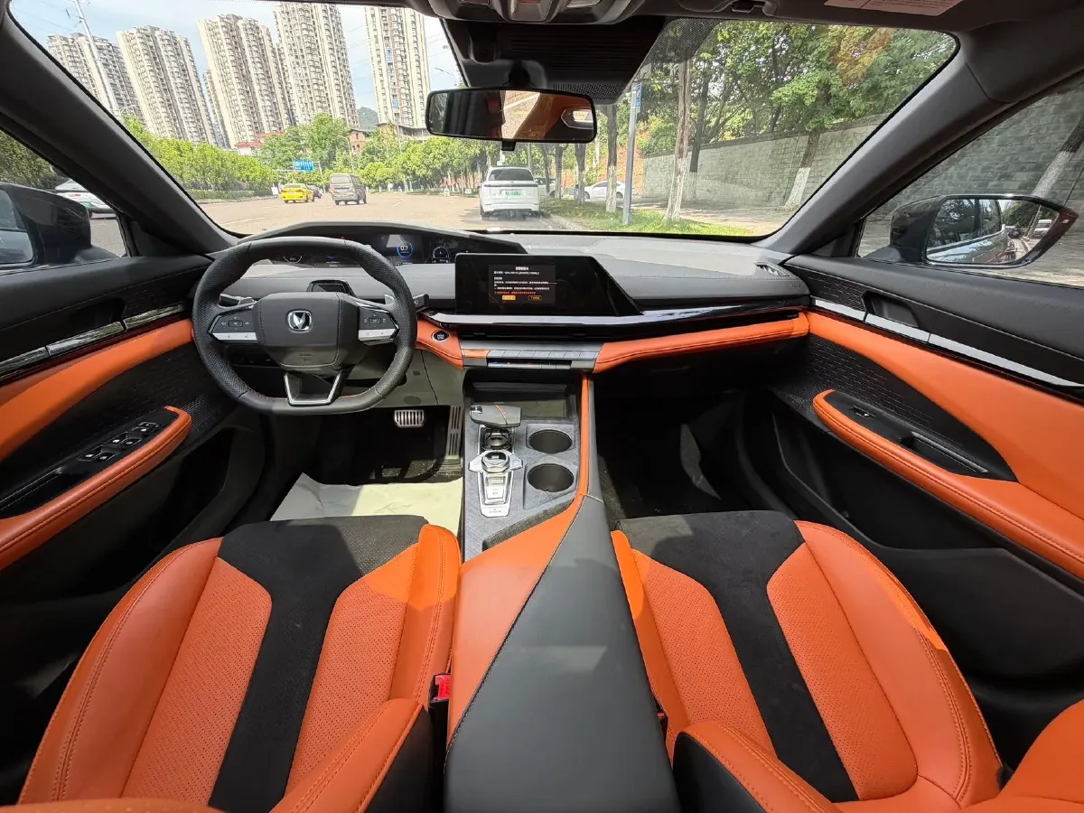 2023 ChangAn UNI-V 1.5T 188HP L4 7DCT,autocango,china used car exporter,china ev exporter,chinese used car exporter,chinese used ev exporter