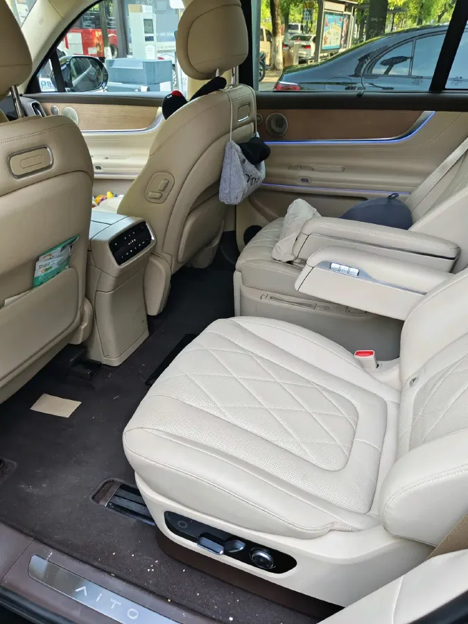 2024 AITO AITO M9 BEV 100KWH,autocango,china used car exporter,china ev exporter,chinese used car exporter,chinese used ev exporter