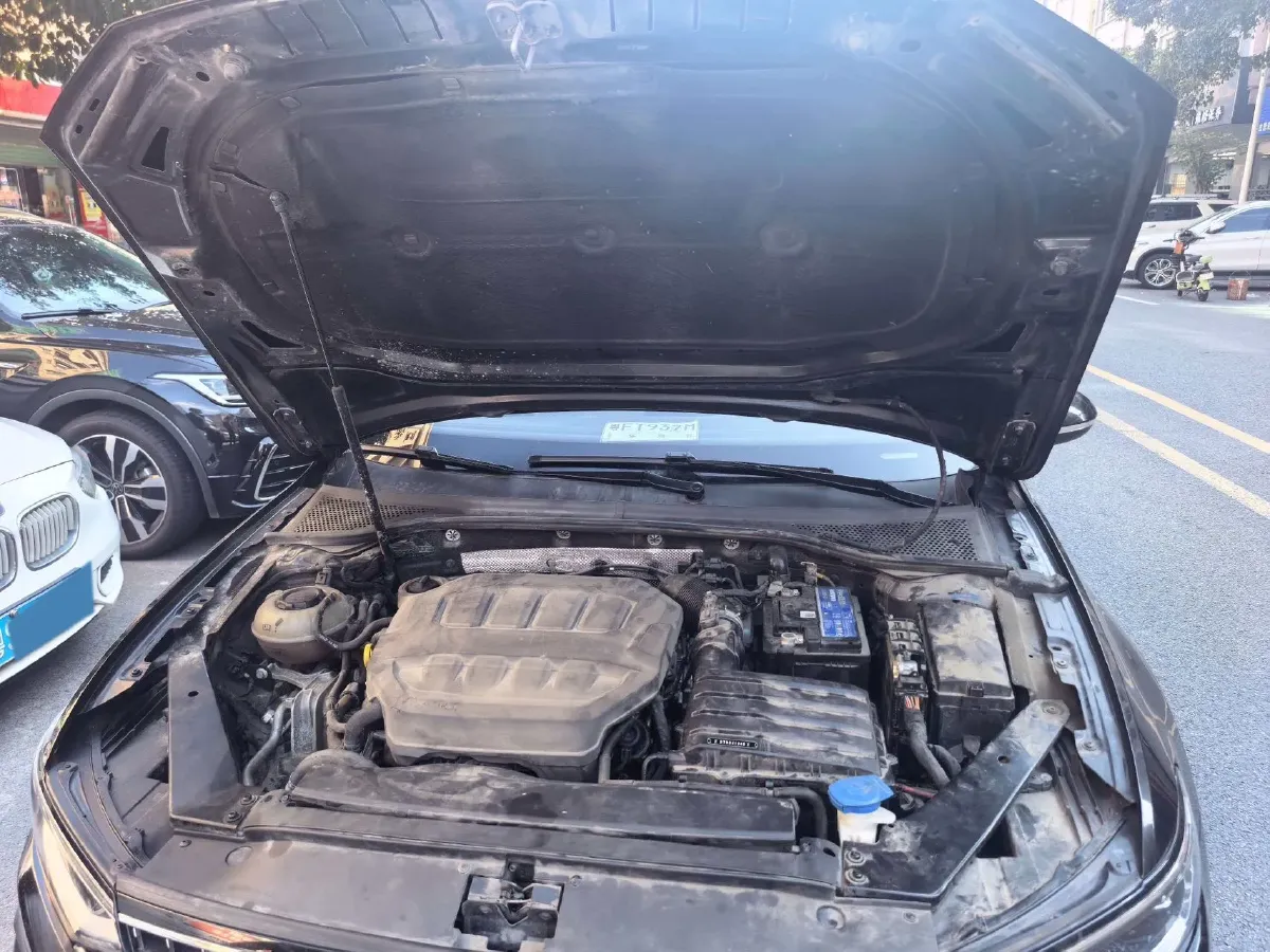 2023 Volkswagen Magotan 2.0T 186HP L4 7DCT,autocango,china used car exporter,china ev exporter,chinese used car exporter,chinese used ev exporter
