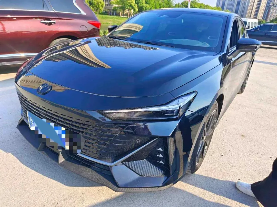 2023 ChangAn UNI-V 1.5T 188HP L4 7DCT,autocango,china used car exporter,china ev exporter,chinese used car exporter,chinese used ev exporter