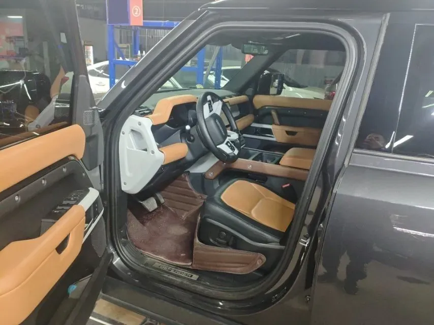 2024 Land Rover Defender 3.0T 400HP L6 8AT,autocango,china used car exporter,china ev exporter,chinese used car exporter,chinese used ev exporter