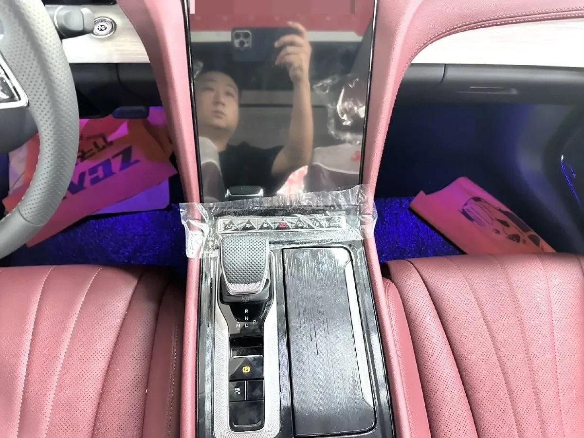 2025 HongQi H5 1.5T 169HP L4 7DCT,autocango,china used car exporter,china ev exporter,chinese used car exporter,chinese used ev exporter