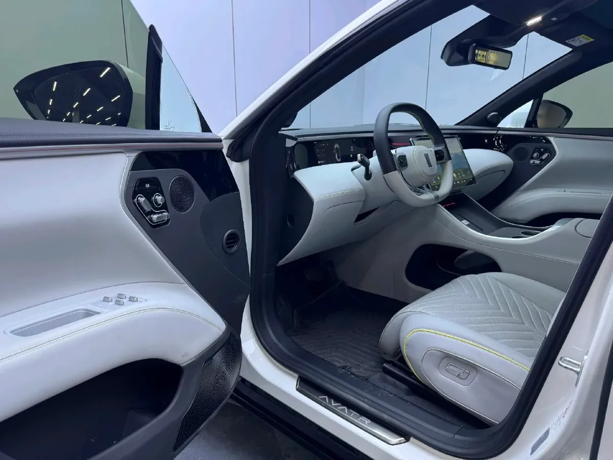 2025 Avatr 11 BEV,autocango,china used car exporter,china ev exporter,chinese used car exporter,chinese used ev exporter