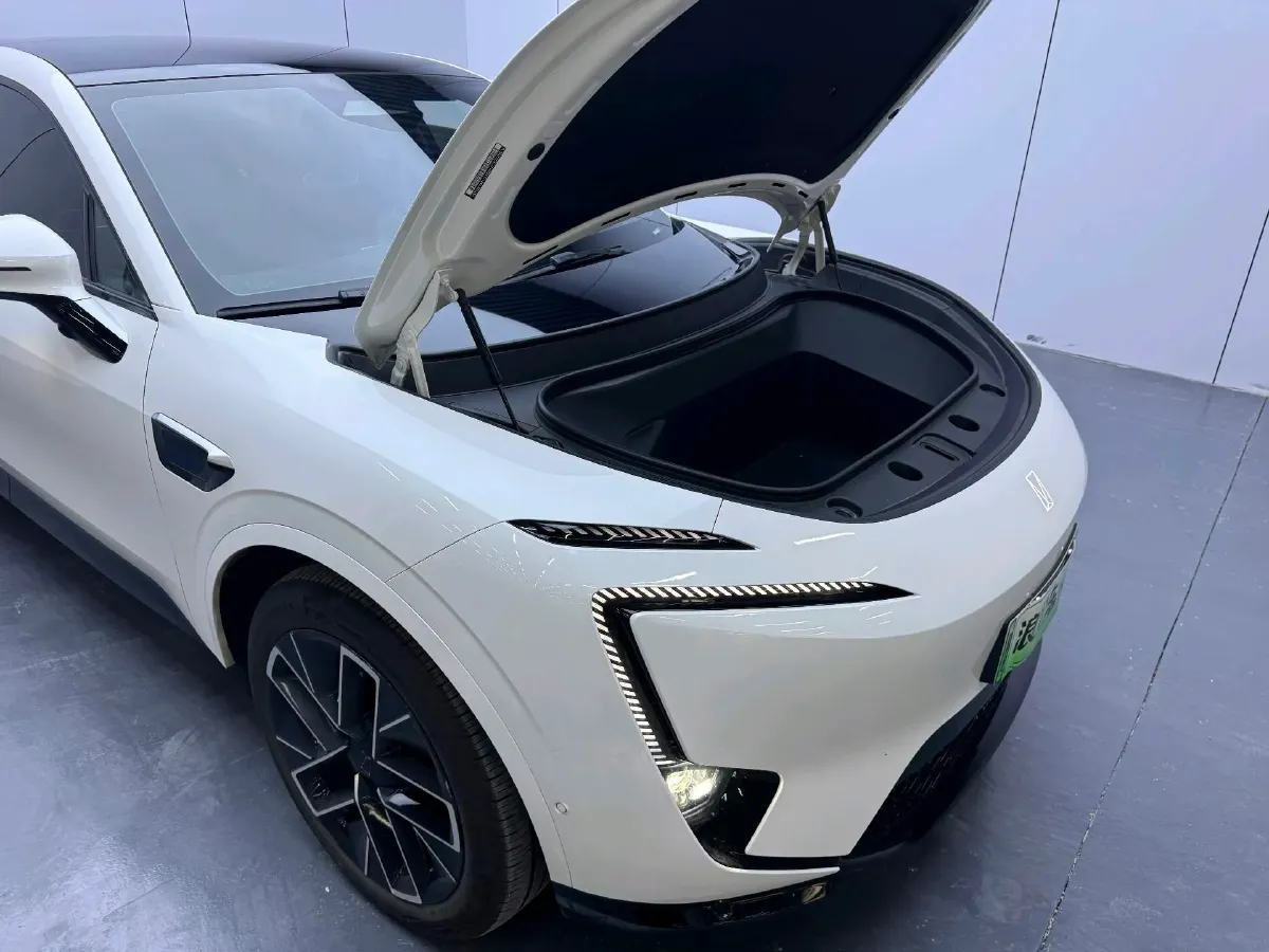 2025 Avatr 11 BEV,autocango,china used car exporter,china ev exporter,chinese used car exporter,chinese used ev exporter