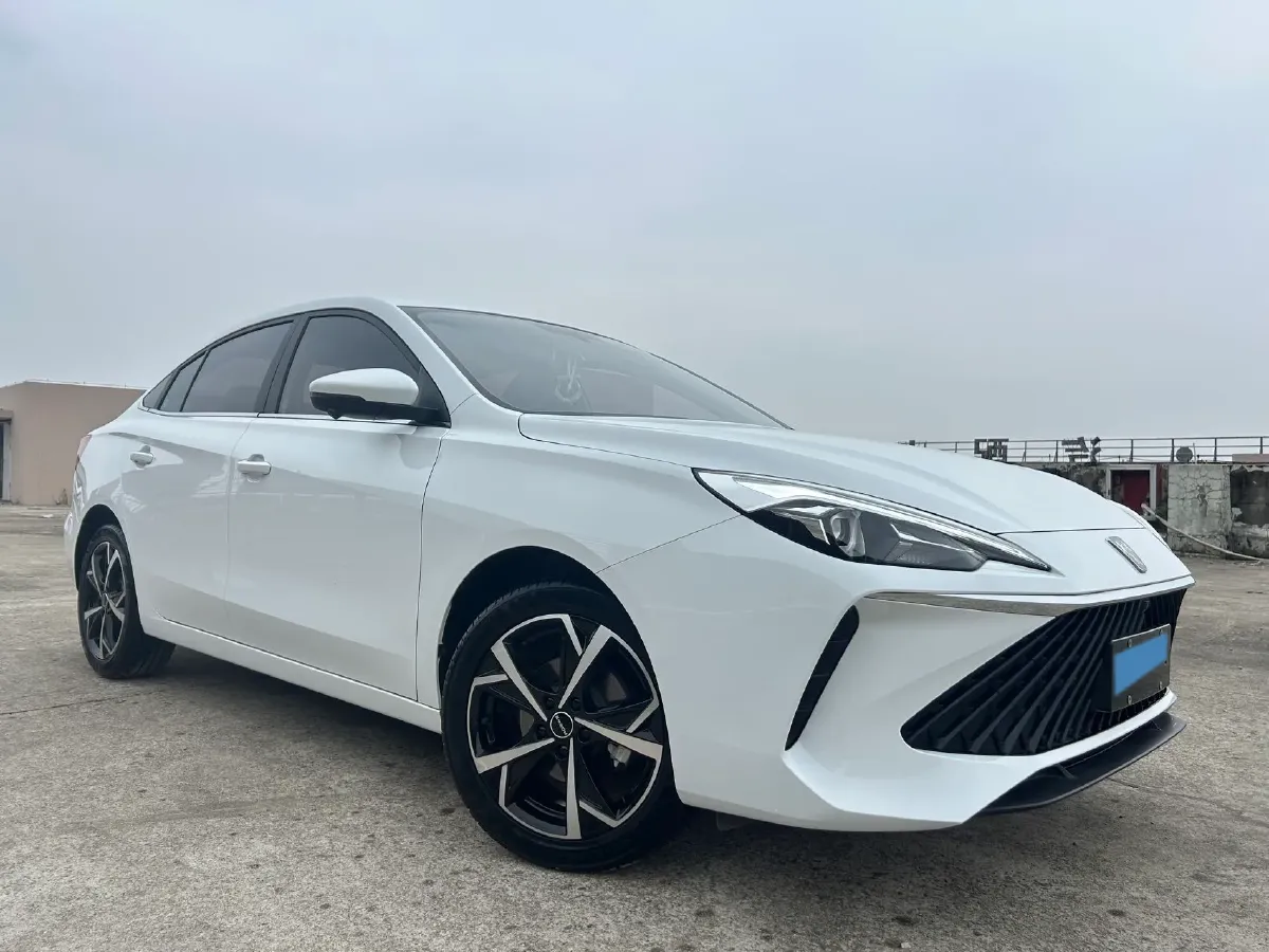 2024 Roewe i5 1.5L 129HP L4 CVT,autocango,china used car exporter,china ev exporter,chinese used car exporter,chinese used ev exporter