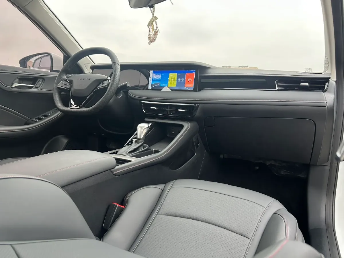 2024 Roewe i5 1.5L 129HP L4 CVT,autocango,china used car exporter,china ev exporter,chinese used car exporter,chinese used ev exporter