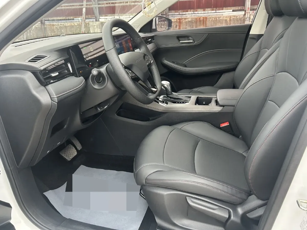 2024 Roewe i5 1.5L 129HP L4 CVT,autocango,china used car exporter,china ev exporter,chinese used car exporter,chinese used ev exporter