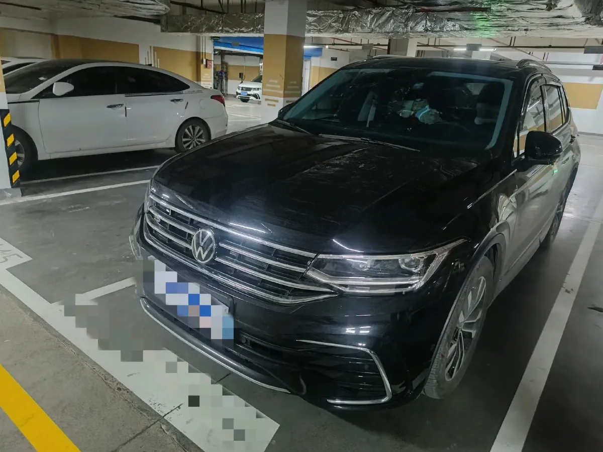2024 Volkswagen Tiguan L 2.0T 186HP L4 7DCT,autocango,china used car exporter,china ev exporter,chinese used car exporter,chinese used ev exporter