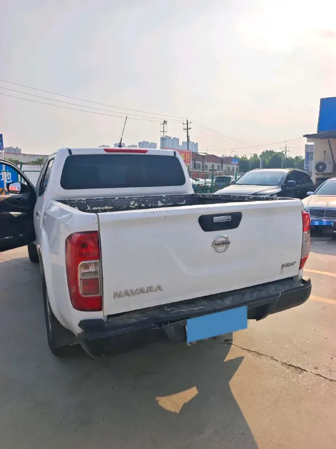 2021 Nissan Navara 2.5L 193HP L4 6MT,autocango,china used car exporter,china ev exporter,chinese used car exporter,chinese used ev exporter