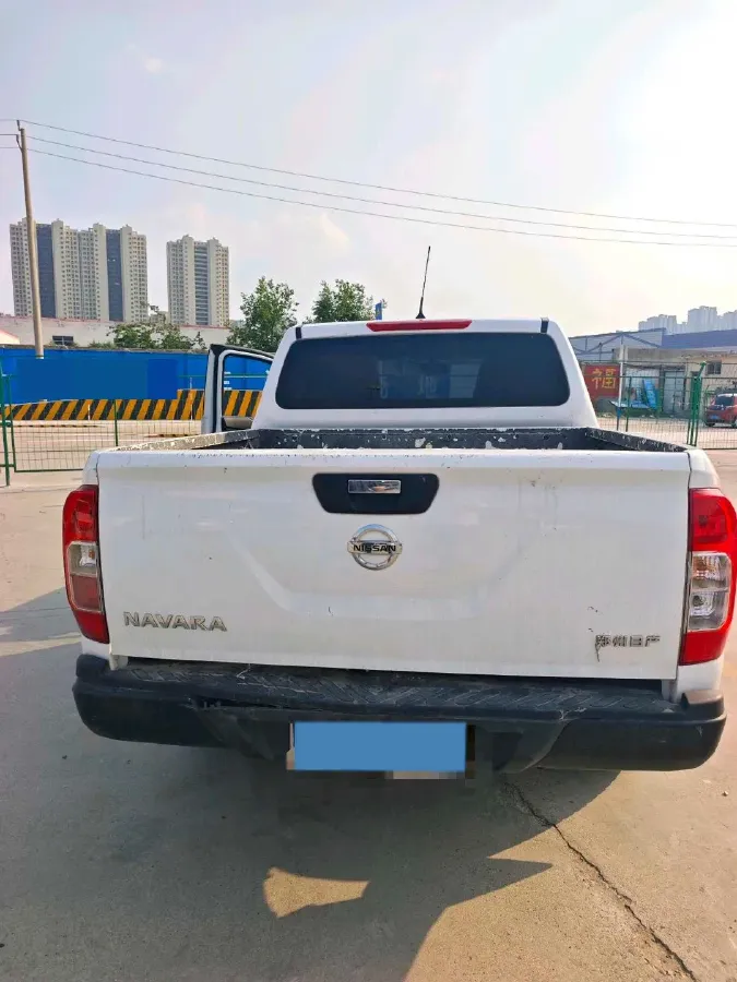 2021 Nissan Navara 2.5L 193HP L4 6MT,autocango,china used car exporter,china ev exporter,chinese used car exporter,chinese used ev exporter