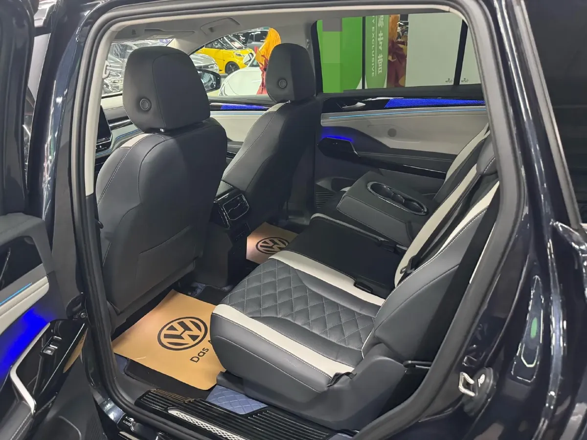 2022 ARCFOX αT BEV 94.5KWH,autocango,china used car exporter,china ev exporter,chinese used car exporter,chinese used ev exporter