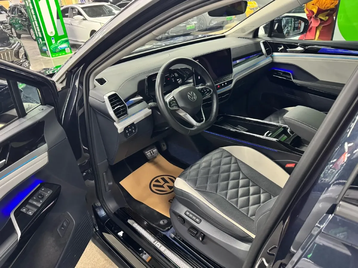 2022 ARCFOX αT BEV 94.5KWH,autocango,china used car exporter,china ev exporter,chinese used car exporter,chinese used ev exporter