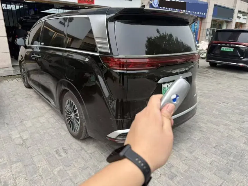 2024 Denza D9 1.5T 139HP L4 E-CVT PHEV 40KWH,autocango,china used car exporter,china ev exporter,chinese used car exporter,chinese used ev exporter
