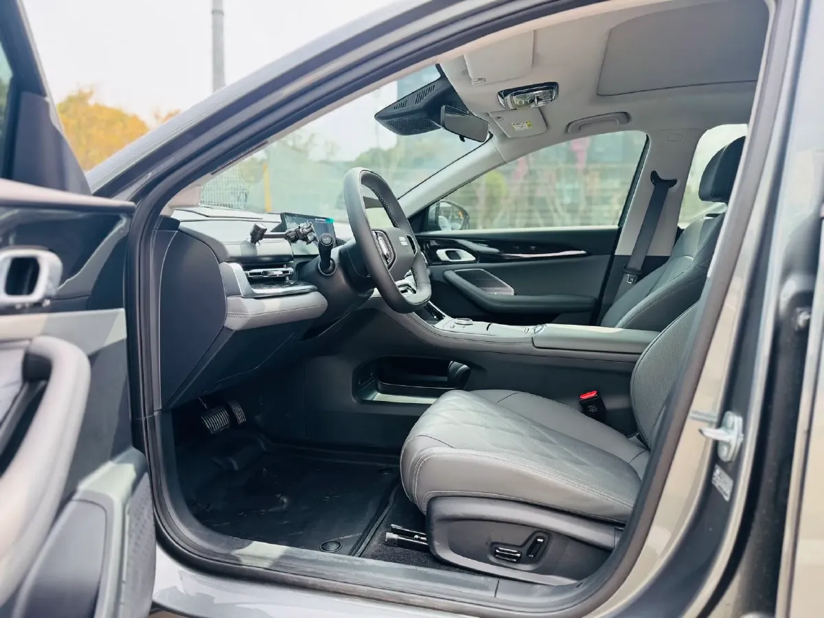 2025 Geely Galaxy A7 1.5L 112HP L4 1DHT PHEV,autocango,china used car exporter,china ev exporter,chinese used car exporter,chinese used ev exporter