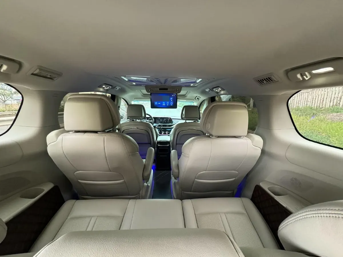 2022 Buick GL8 2.0T 237HP L4 9AT,autocango,china used car exporter,china ev exporter,chinese used car exporter,chinese used ev exporter