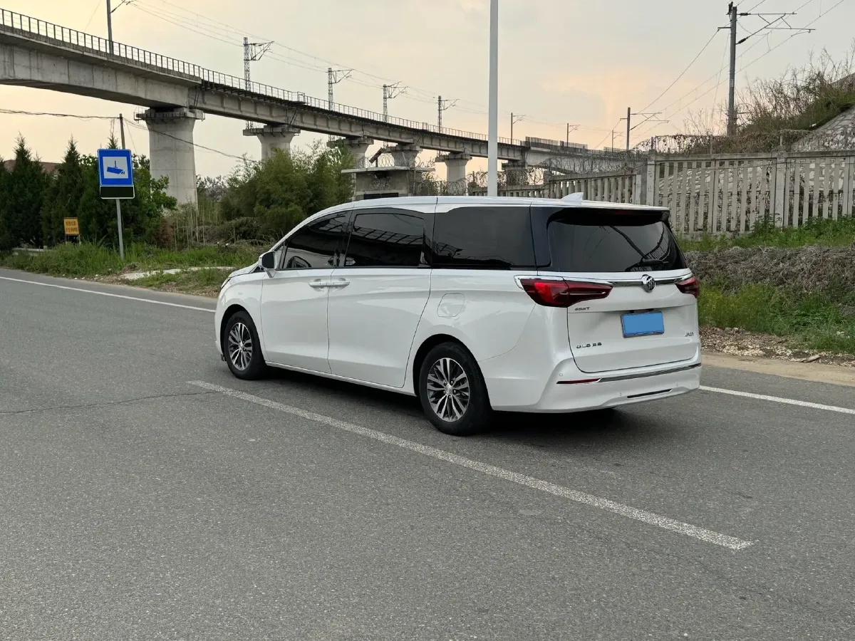 2022 Buick GL8 2.0T 237HP L4 9AT,autocango,china used car exporter,china ev exporter,chinese used car exporter,chinese used ev exporter