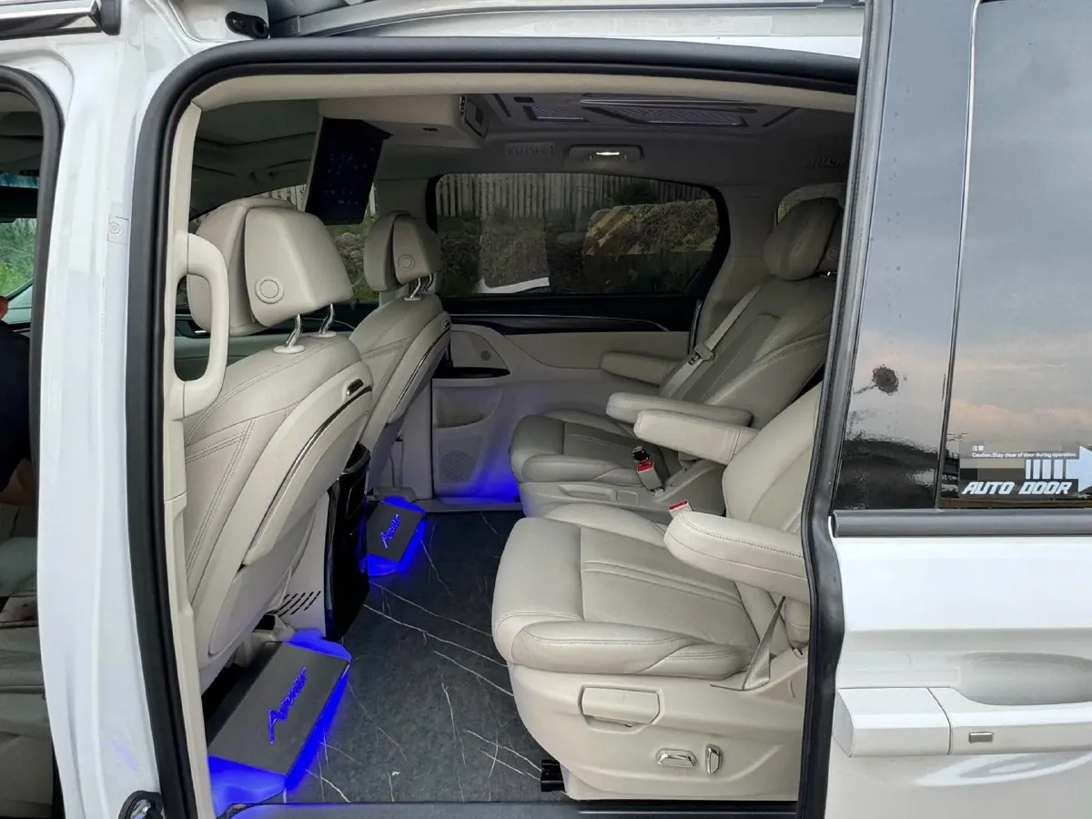 2022 Buick GL8 2.0T 237HP L4 9AT,autocango,china used car exporter,china ev exporter,chinese used car exporter,chinese used ev exporter