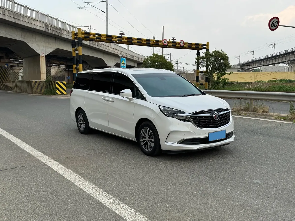 2022 Buick GL8 2.0T 237HP L4 9AT,autocango,china used car exporter,china ev exporter,chinese used car exporter,chinese used ev exporter