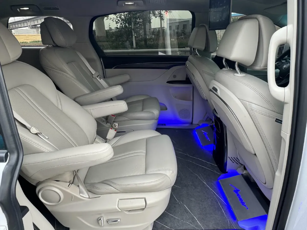 2022 Buick GL8 2.0T 237HP L4 9AT,autocango,china used car exporter,china ev exporter,chinese used car exporter,chinese used ev exporter