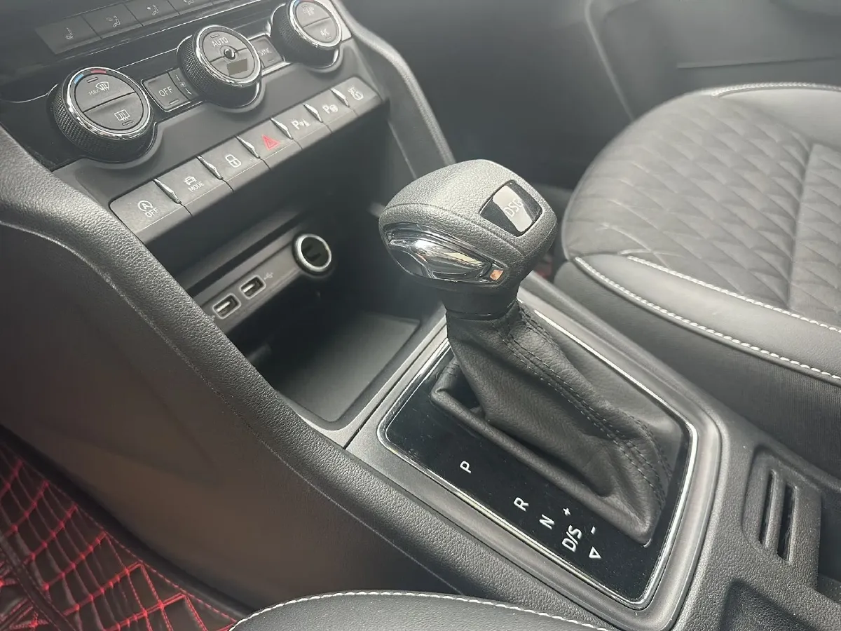 2019 Skoda Karoq 1.4T 150HP L4 7DCT,autocango,china used car exporter,china ev exporter,chinese used car exporter,chinese used ev exporter