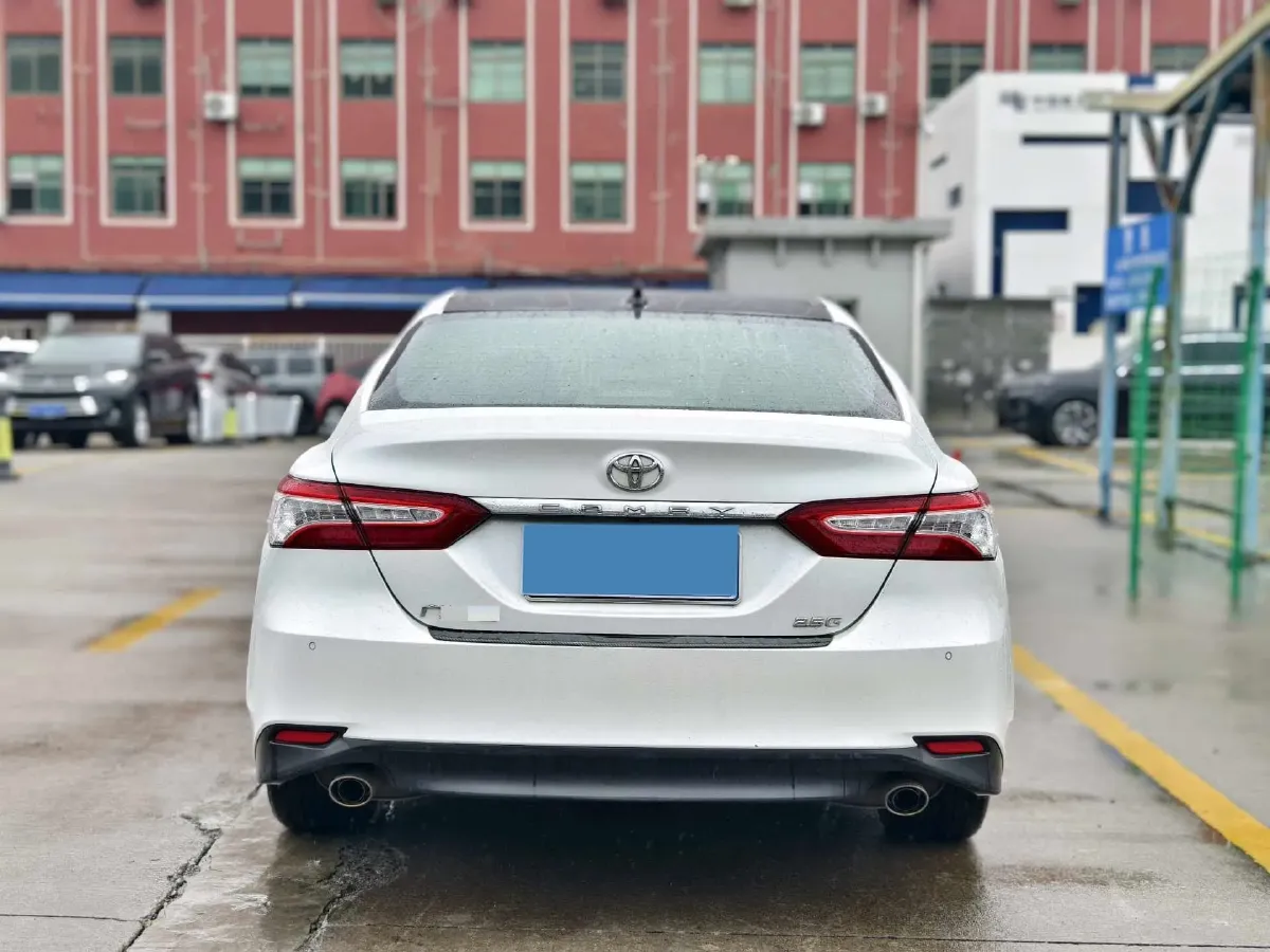 2021 Toyota Camry 2.5L 209HP L4 8AT,autocango,china used car exporter,china ev exporter,chinese used car exporter,chinese used ev exporter