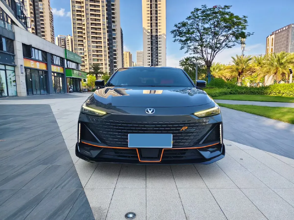 2023 ChangAn UNI-V 1.5T 188HP L4 7DCT,autocango,china used car exporter,china ev exporter,chinese used car exporter,chinese used ev exporter