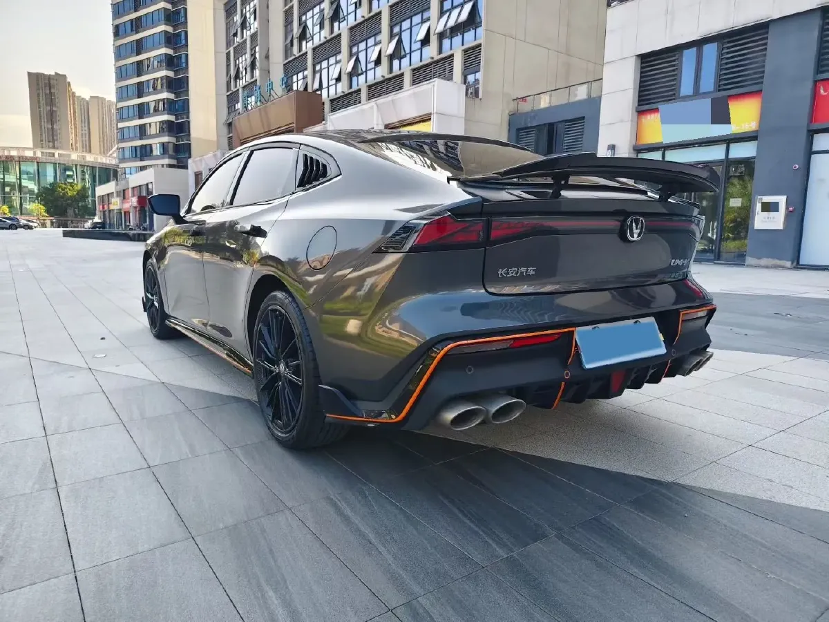 2023 ChangAn UNI-V 1.5T 188HP L4 7DCT,autocango,china used car exporter,china ev exporter,chinese used car exporter,chinese used ev exporter