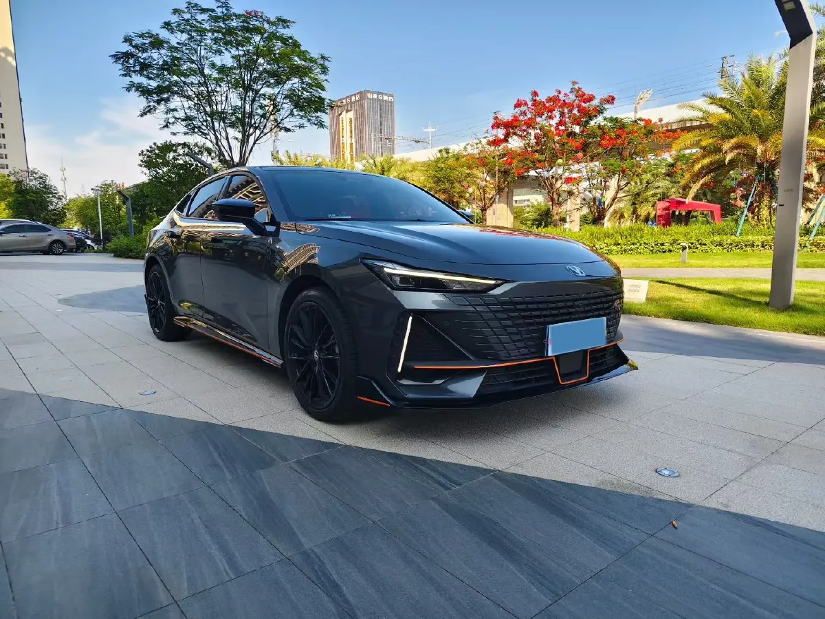 2023 ChangAn UNI-V 1.5T 188HP L4 7DCT,autocango,china used car exporter,china ev exporter,chinese used car exporter,chinese used ev exporter