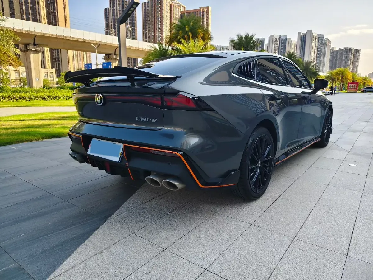 2023 ChangAn UNI-V 1.5T 188HP L4 7DCT,autocango,china used car exporter,china ev exporter,chinese used car exporter,chinese used ev exporter