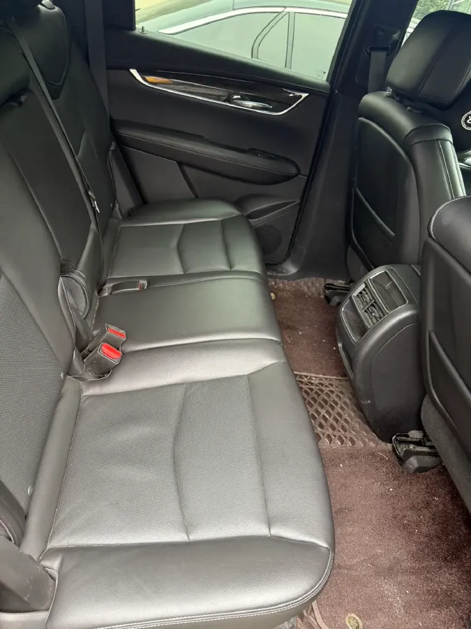 2022 Cadillac XT5 2.0T 237HP L4 9AT,autocango,china used car exporter,china ev exporter,chinese used car exporter,chinese used ev exporter