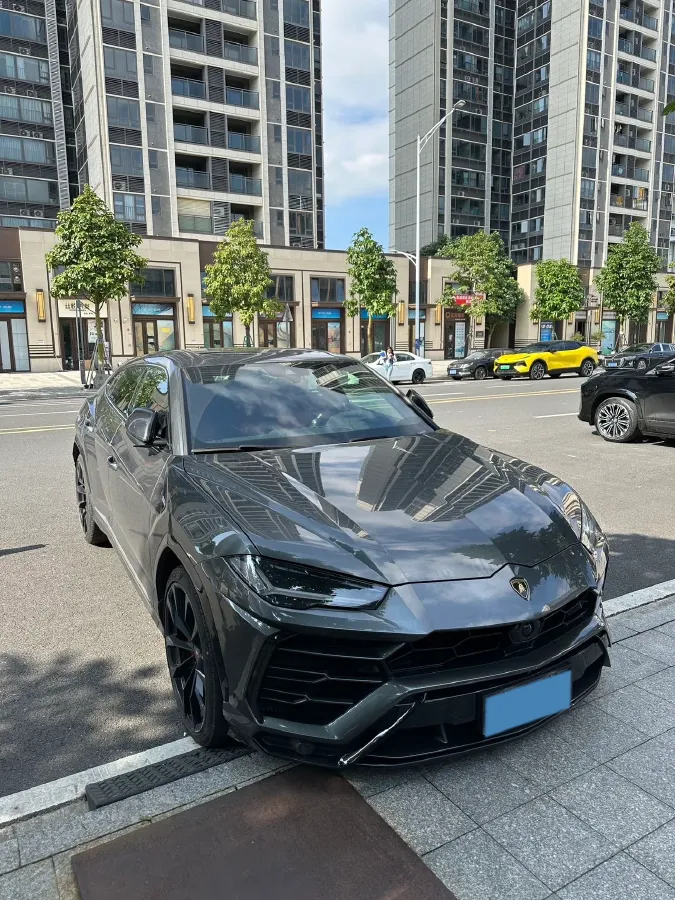 2021 Lamborghini Urus 4.0T 641HP V8 8AT,autocango,china used car exporter,china ev exporter,chinese used car exporter,chinese used ev exporter
