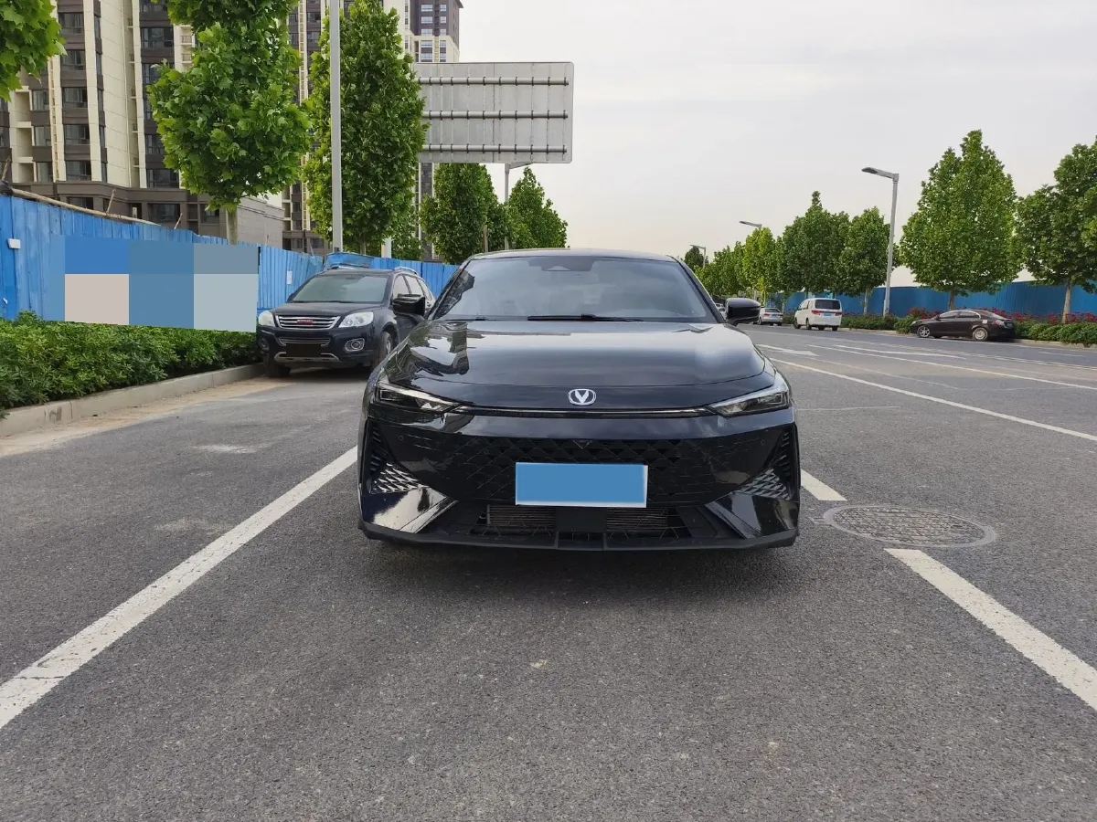 2024 ChangAn UNI-V 1.5T 188HP L4 7DCT,autocango,china used car exporter,china ev exporter,chinese used car exporter,chinese used ev exporter