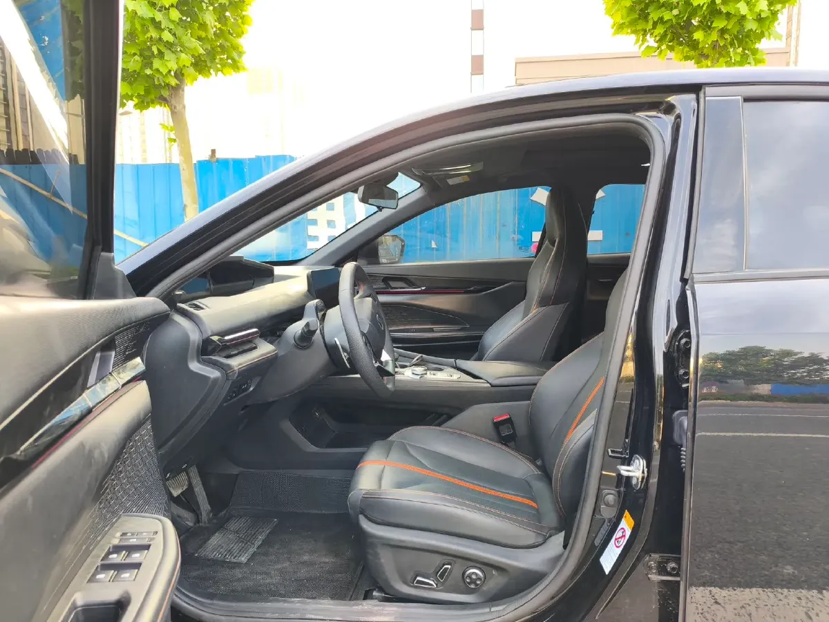 2024 ChangAn UNI-V 1.5T 188HP L4 7DCT,autocango,china used car exporter,china ev exporter,chinese used car exporter,chinese used ev exporter