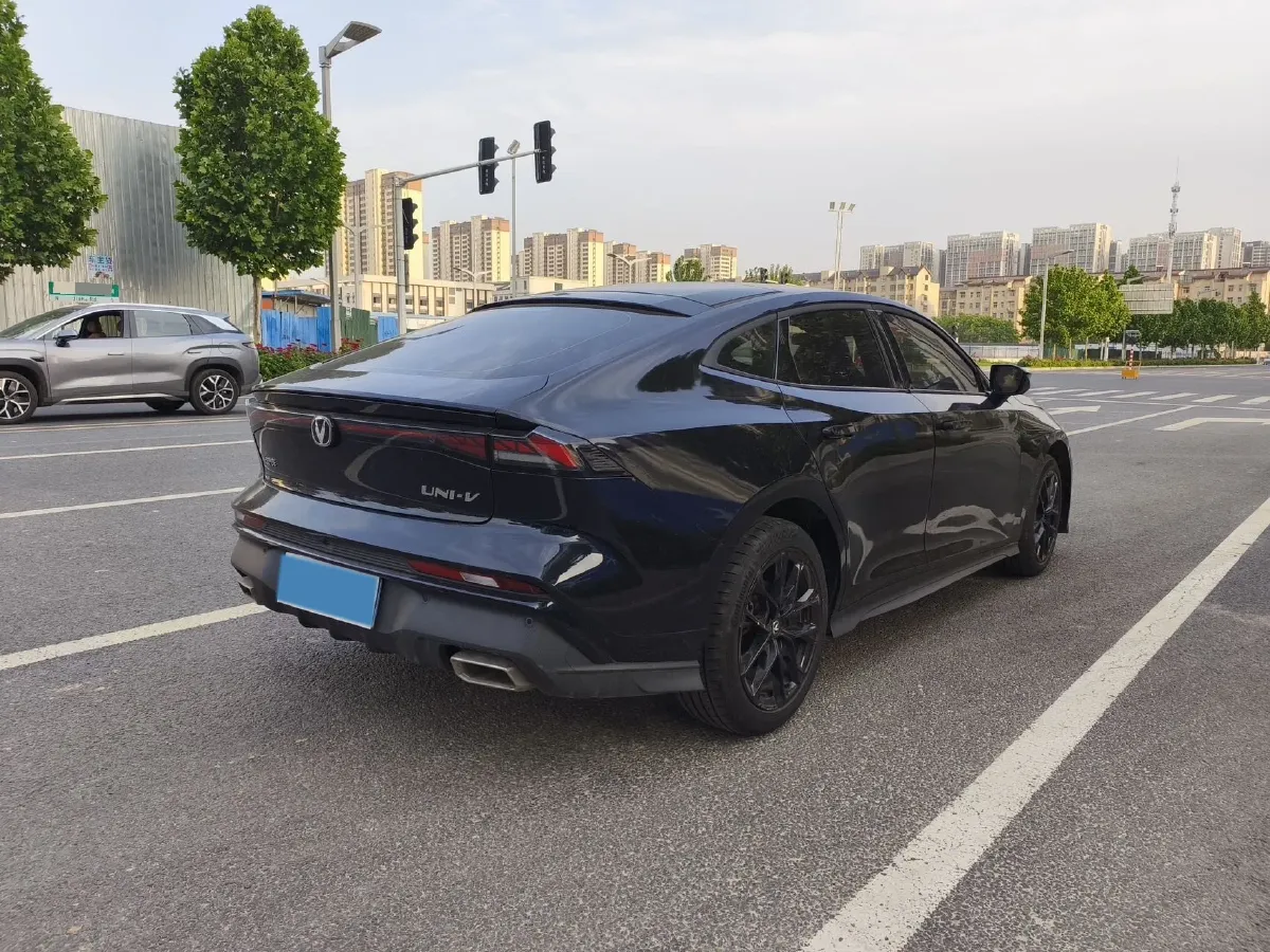 2024 ChangAn UNI-V 1.5T 188HP L4 7DCT,autocango,china used car exporter,china ev exporter,chinese used car exporter,chinese used ev exporter