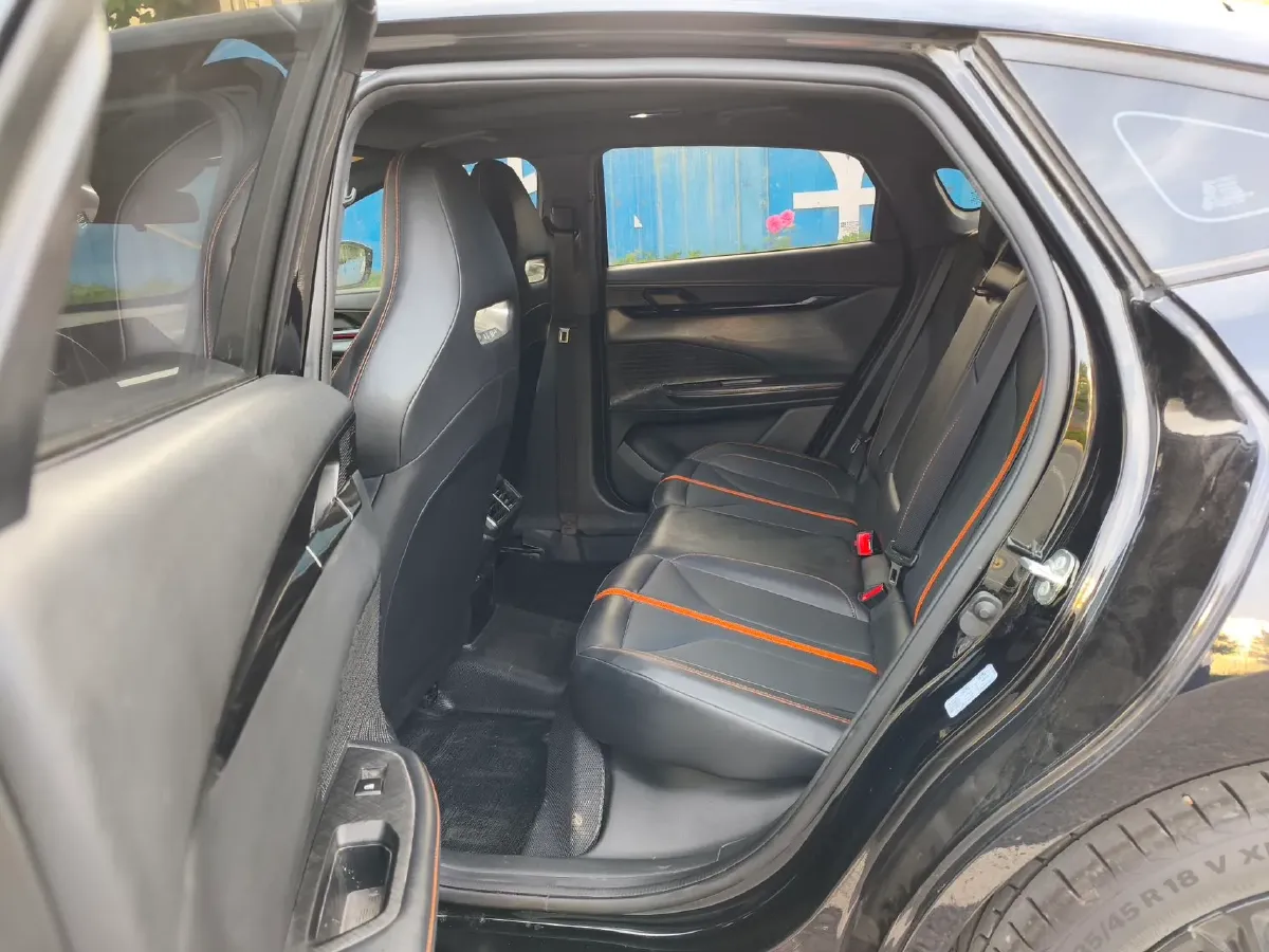 2024 ChangAn UNI-V 1.5T 188HP L4 7DCT,autocango,china used car exporter,china ev exporter,chinese used car exporter,chinese used ev exporter