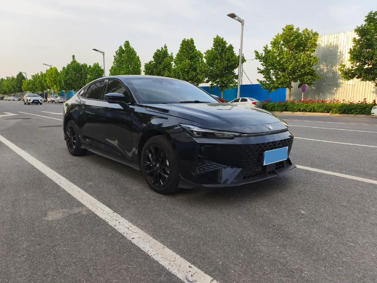 2024 ChangAn UNI-V 1.5T 188HP L4 7DCT,autocango,china used car exporter,china ev exporter,chinese used car exporter,chinese used ev exporter