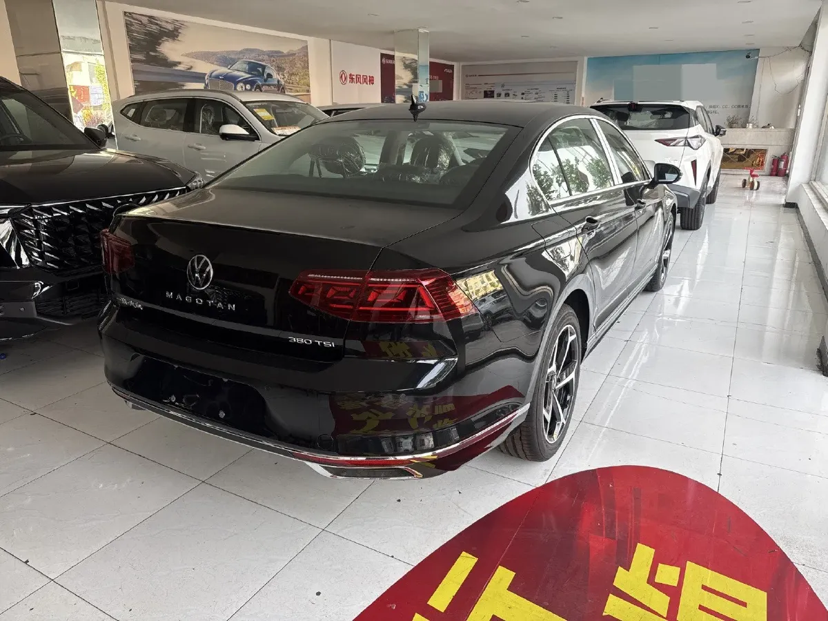 2026 Volkswagen Magotan 2.0T 220HP L4 7DCT,autocango,china used car exporter,china ev exporter,chinese used car exporter,chinese used ev exporter