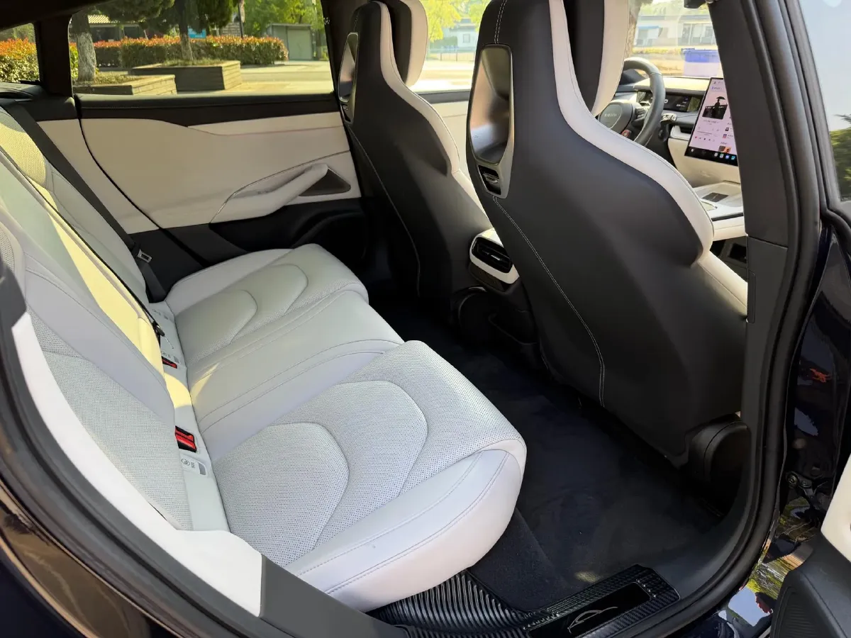 2024 MI SU7 BEV 101KWH,autocango,china used car exporter,china ev exporter,chinese used car exporter,chinese used ev exporter