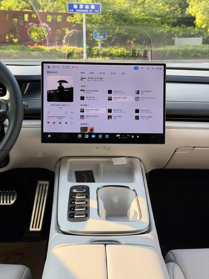 2024 MI SU7 BEV 101KWH,autocango,china used car exporter,china ev exporter,chinese used car exporter,chinese used ev exporter