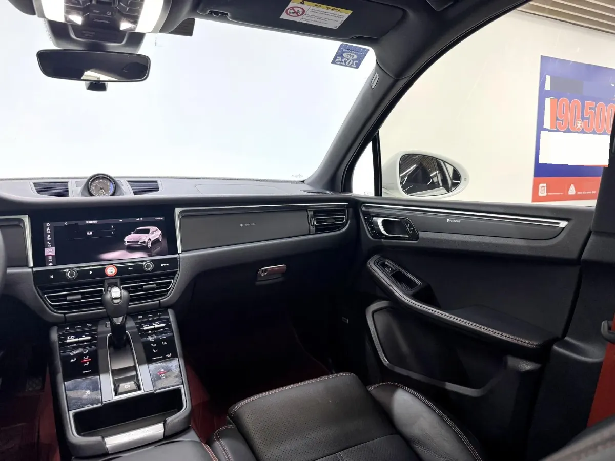 2022 Porsche Macan 2.0T 265HP L4 7DCT,autocango,china used car exporter,china ev exporter,chinese used car exporter,chinese used ev exporter