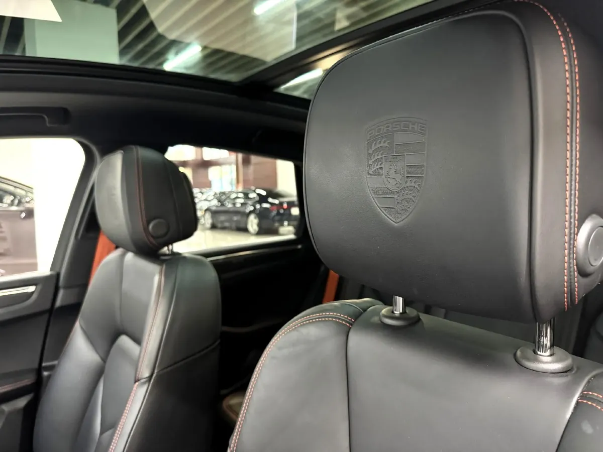 2022 Porsche Macan 2.0T 265HP L4 7DCT,autocango,china used car exporter,china ev exporter,chinese used car exporter,chinese used ev exporter