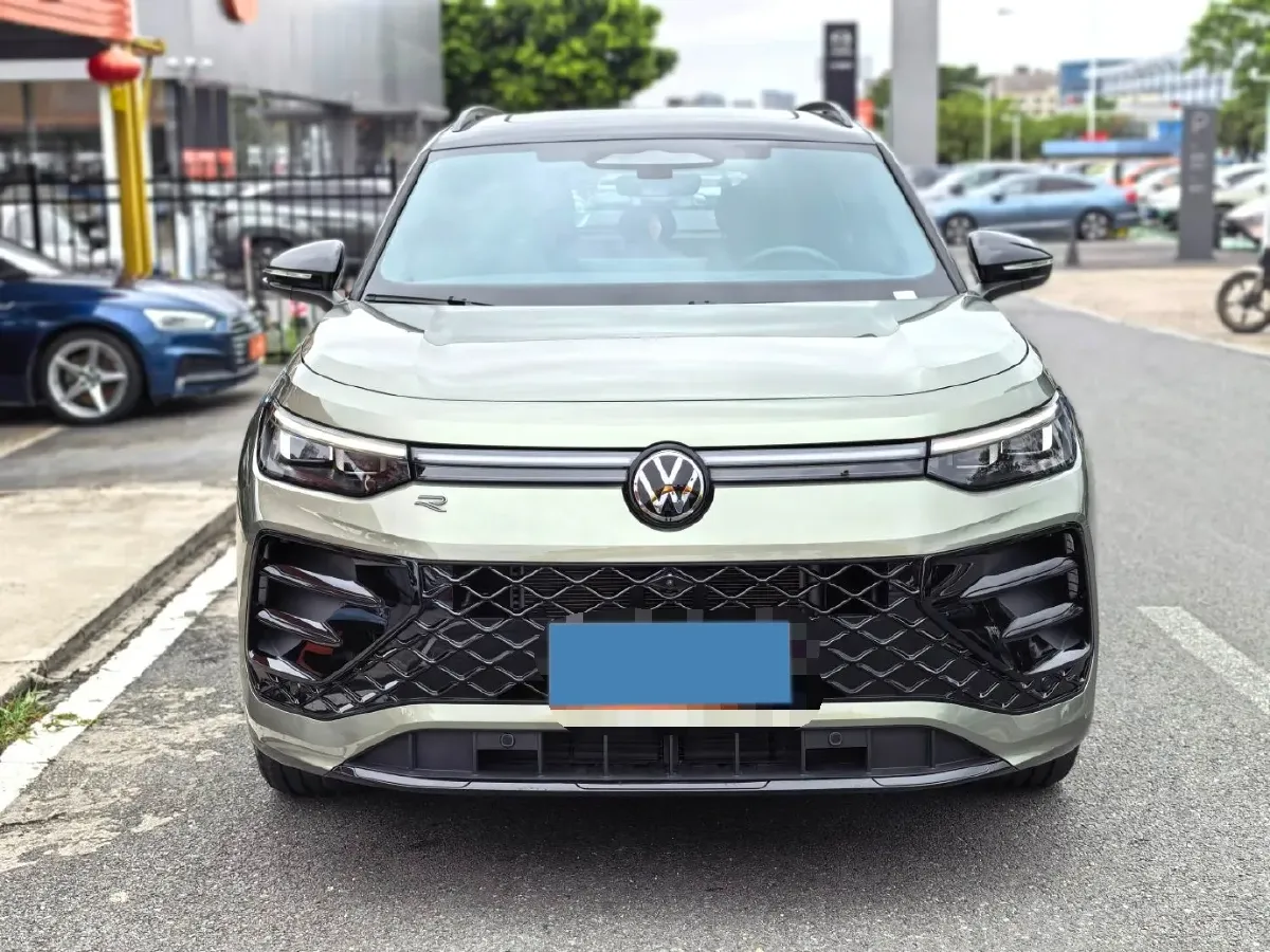 2025 Volkswagen Tayron 2.0T 220HP L4 7DCT,autocango,china used car exporter,china ev exporter,chinese used car exporter,chinese used ev exporter