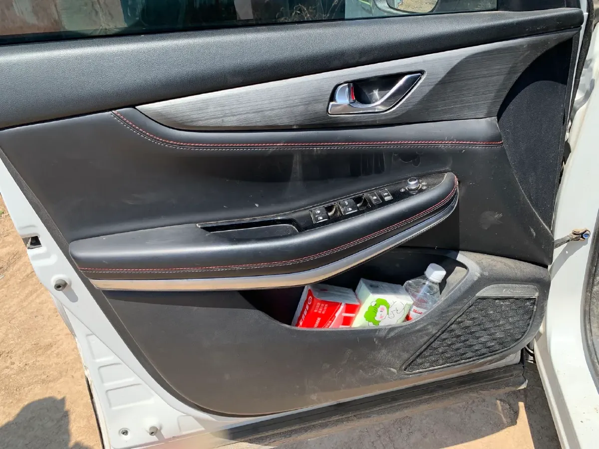 2021 ChangAn CS75 1.5T 178HP L4 7DCT,autocango,china used car exporter,china ev exporter,chinese used car exporter,chinese used ev exporter