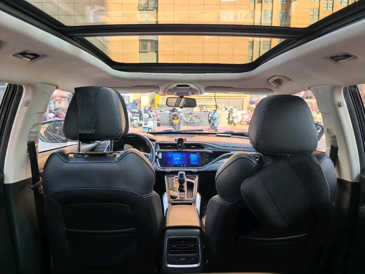 2020 Roewe i6 1.5T 169HP L4 7DCT,autocango,china used car exporter,china ev exporter,chinese used car exporter,chinese used ev exporter