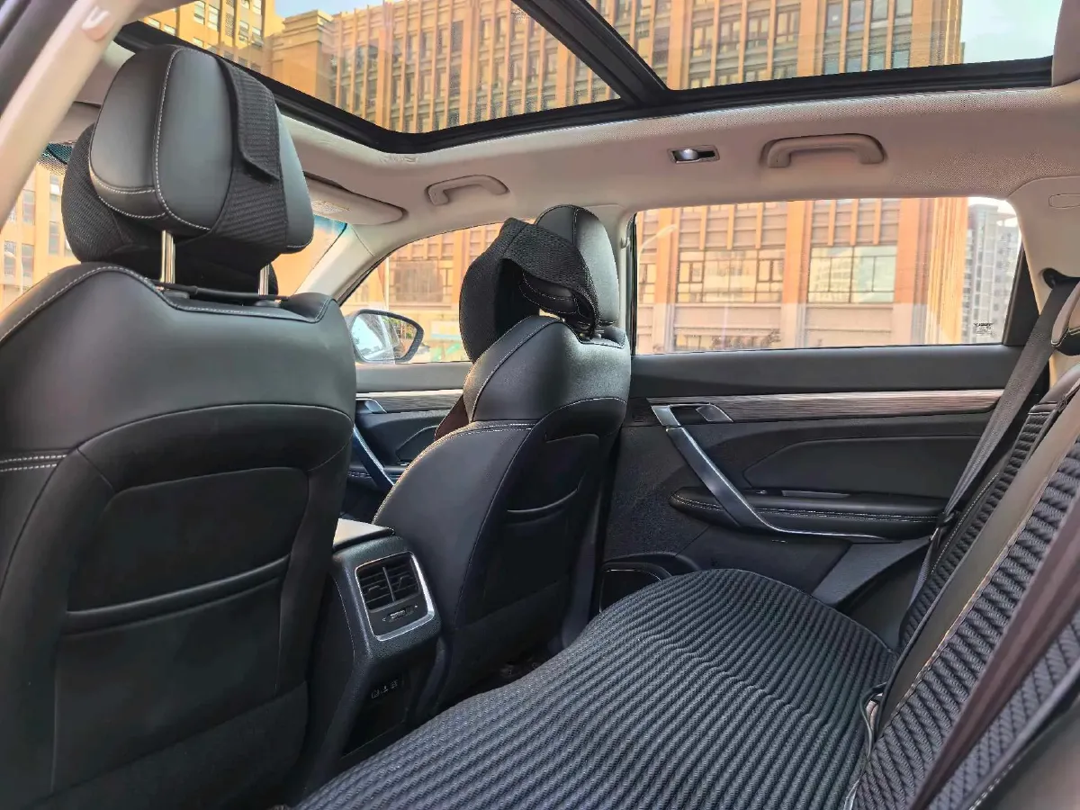 2020 Roewe i6 1.5T 169HP L4 7DCT,autocango,china used car exporter,china ev exporter,chinese used car exporter,chinese used ev exporter