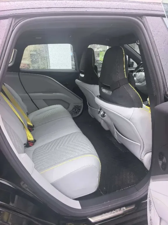 2025 Avatr 11 1.5T 156HP L4 REEV,autocango,china used car exporter,china ev exporter,chinese used car exporter,chinese used ev exporter