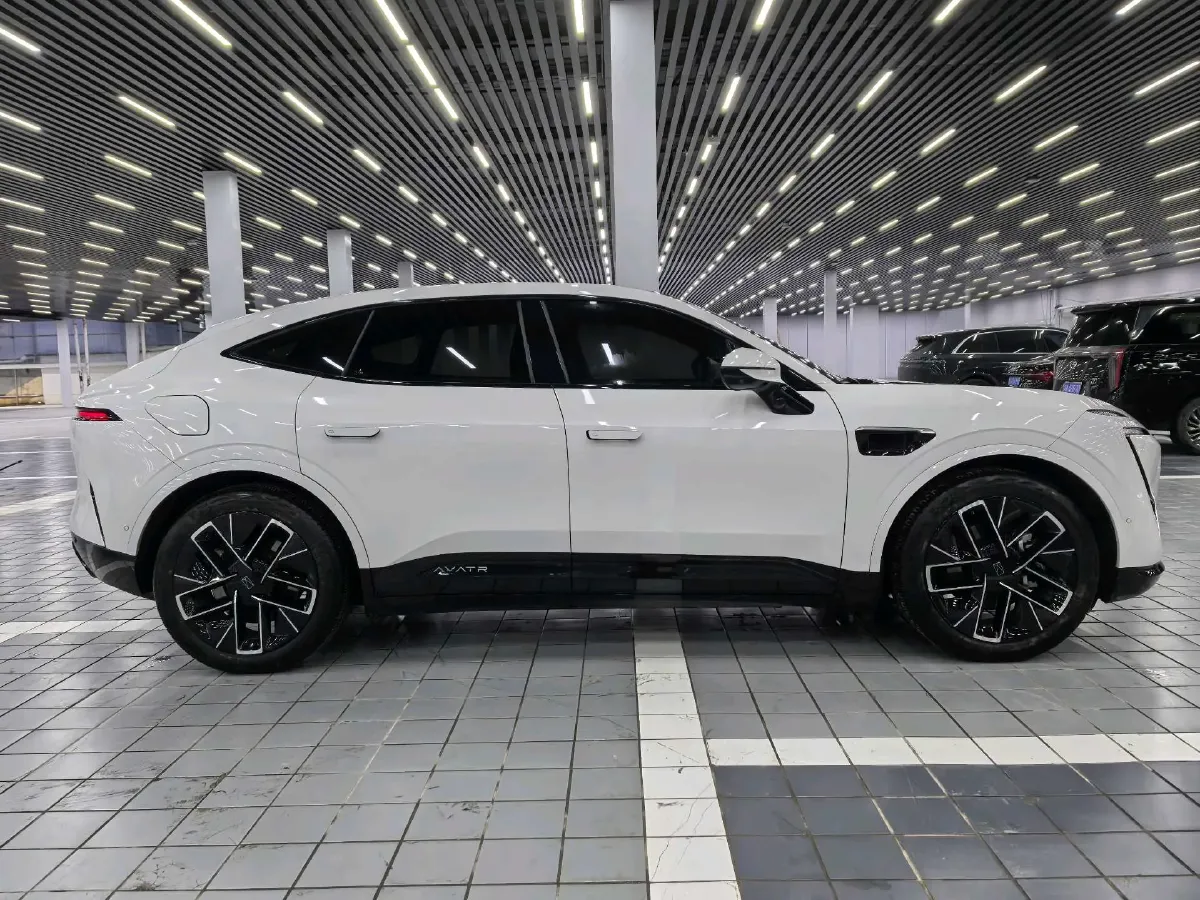 2025 Avatr 11 1.5T 156HP L4 REEV,autocango,china used car exporter,china ev exporter,chinese used car exporter,chinese used ev exporter